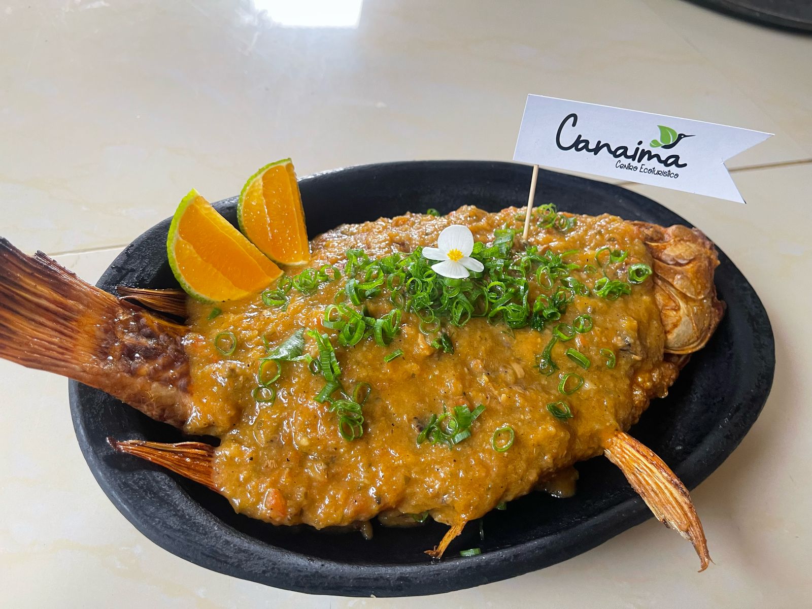 Mojarra en salsa Criolla
